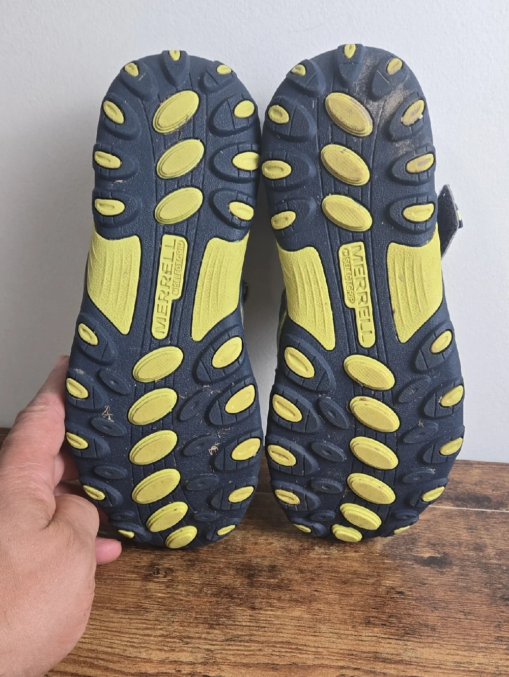 Merrell Kids Navy Lime Closed-Toe Sandal Sneaker Shoes Sz 5 Lightweight Comfort